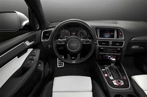 2014-Audi-Q7-interior